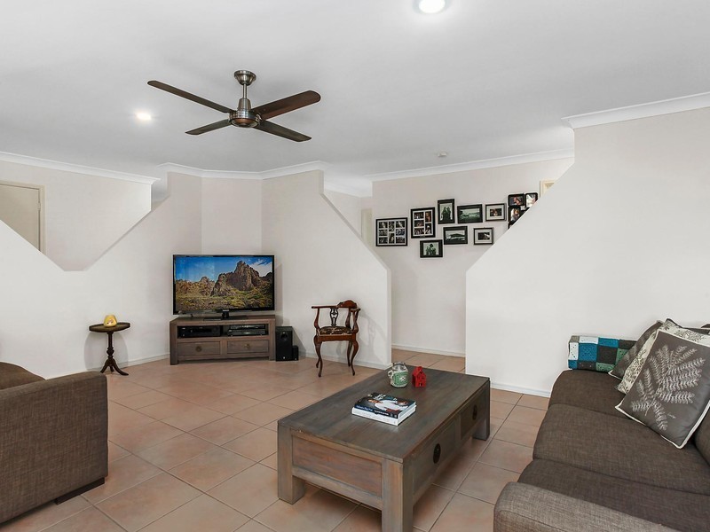 17 Nollamara Drive, Elanora QLD 4221