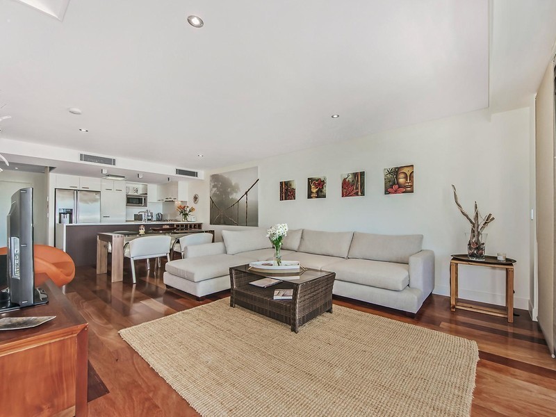 801/215 Boundary Street, Coolangatta QLD 4225