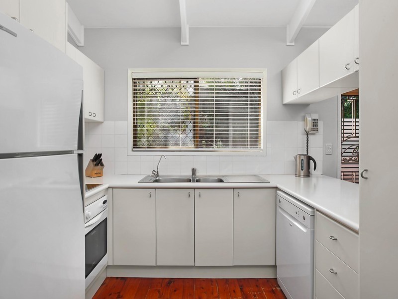 10 Bindoon Close, Elanora QLD 4221