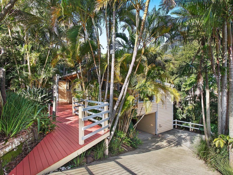 10 Bindoon Close, Elanora QLD 4221