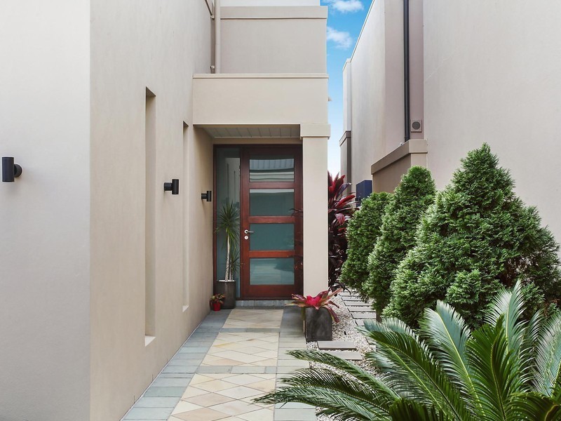 702 Glades Drive, Robina QLD 4226