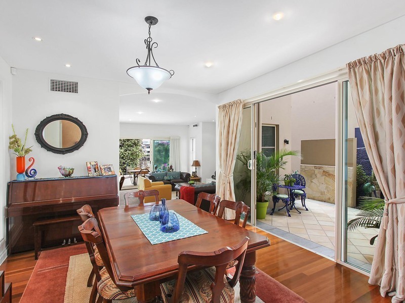 702 Glades Drive, Robina QLD 4226