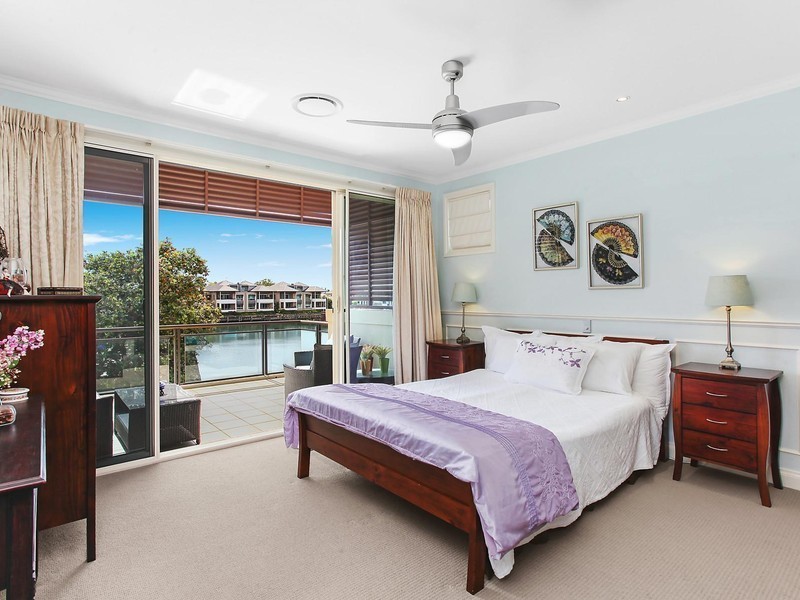 702 Glades Drive, Robina QLD 4226