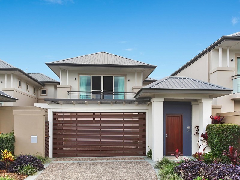 702 Glades Drive, Robina QLD 4226