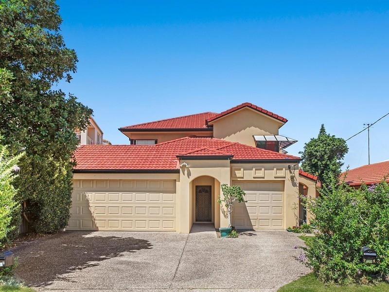 1/4 Tenth Avenue, Palm Beach QLD 4221