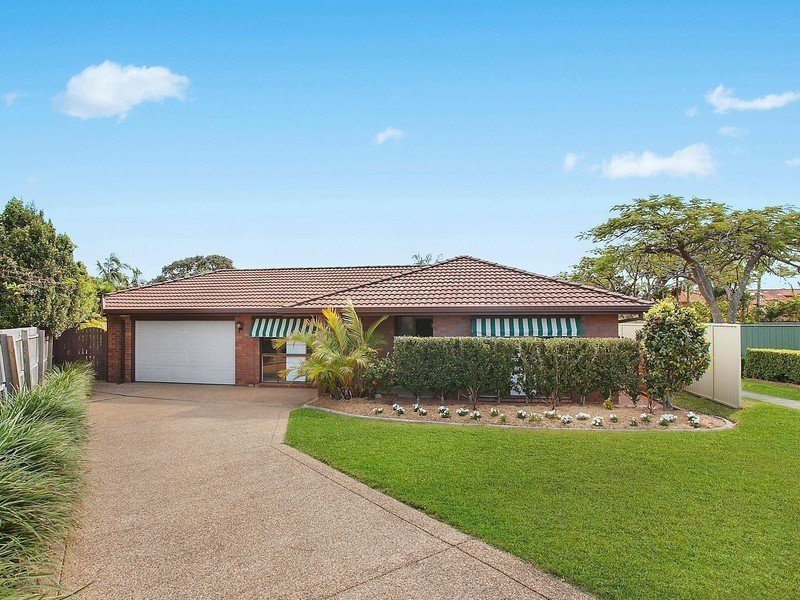 16 Mackay Place, Burleigh Waters QLD 4220