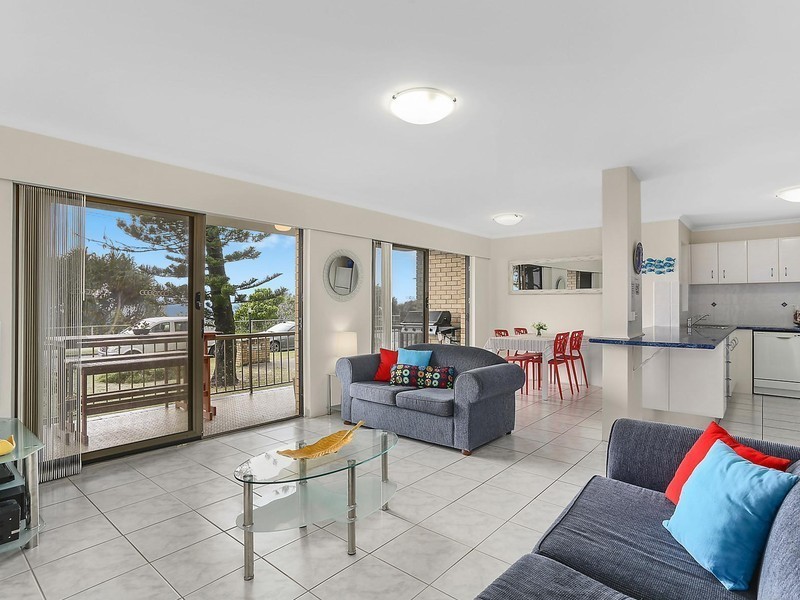 2/242 Pacific Parade, Bilinga QLD 4225