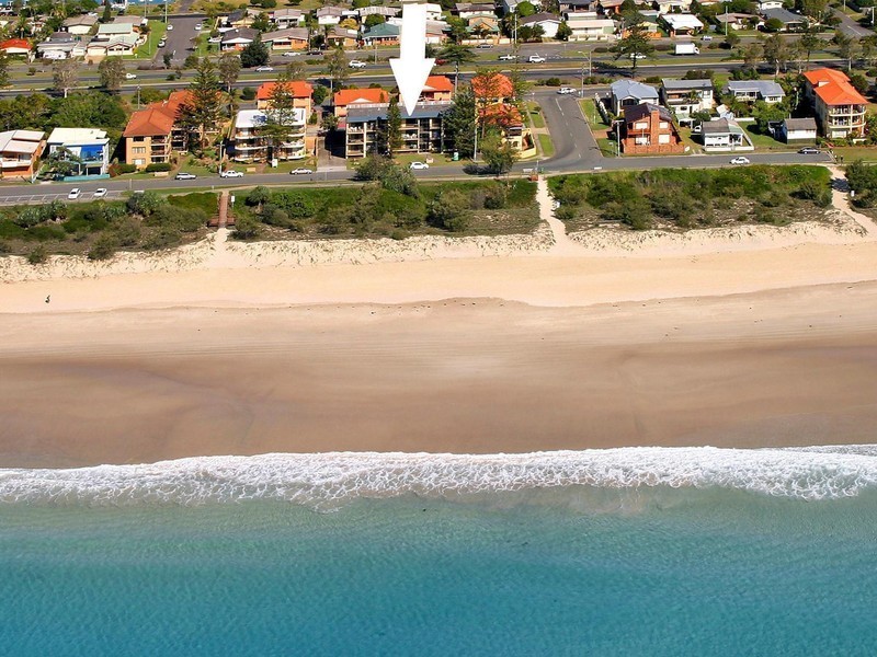 2/242 Pacific Parade, Bilinga QLD 4225