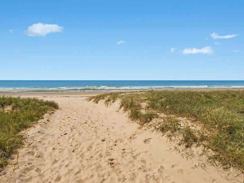 2/242 Pacific Parade, Bilinga QLD 4225