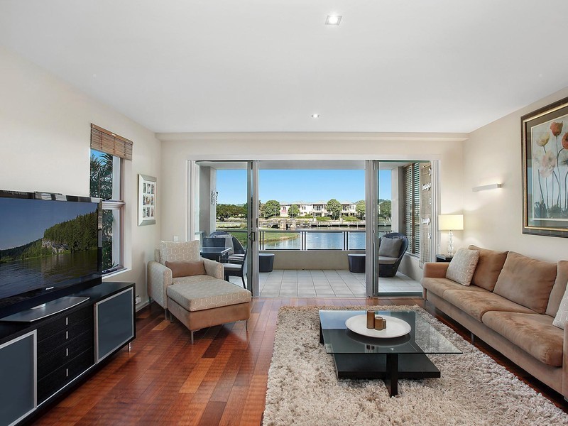 7/802 Glades Drive, Robina QLD 4226