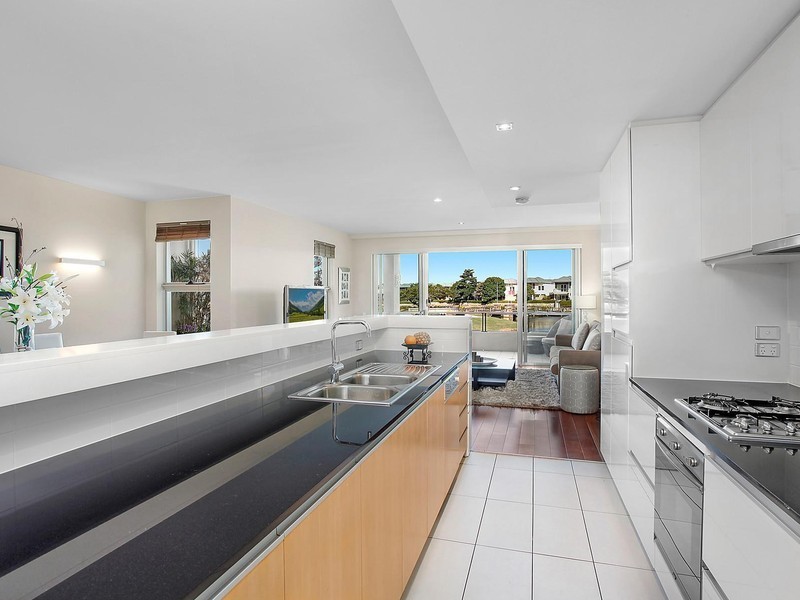 7/802 Glades Drive, Robina QLD 4226