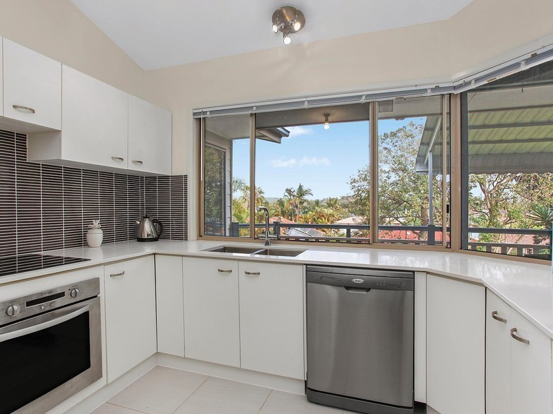 32 Currant Street, Elanora QLD 4221