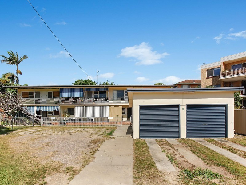 9 Nyrang Avenue, Palm Beach QLD 4221