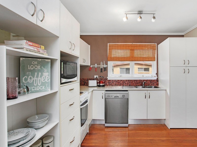 9 Nyrang Avenue, Palm Beach QLD 4221