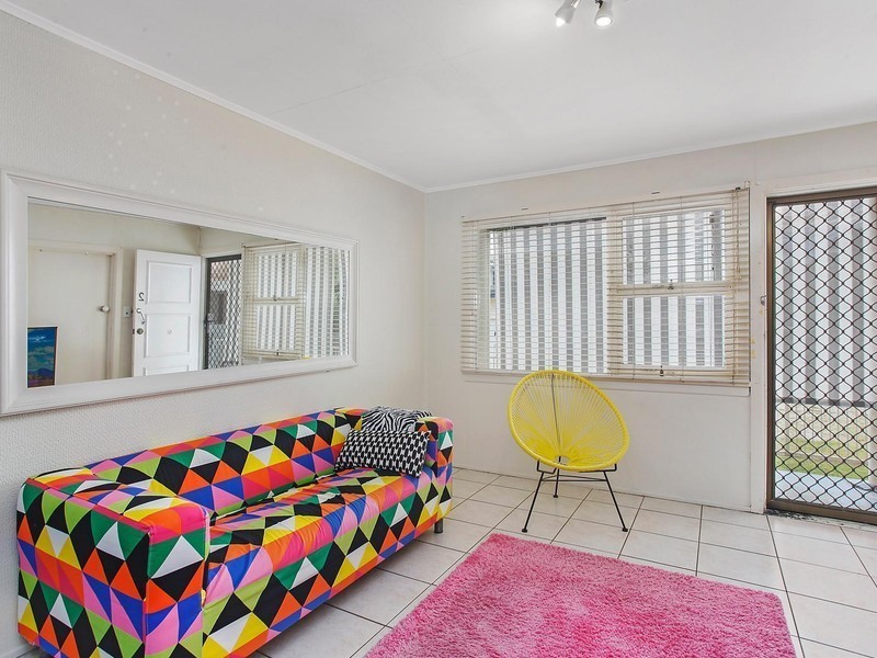 9 Nyrang Avenue, Palm Beach QLD 4221