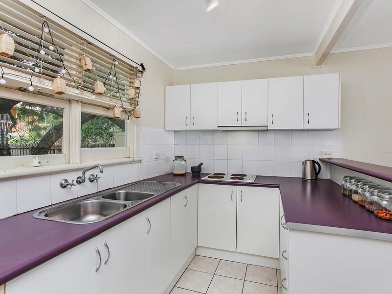 9 Nyrang Avenue, Palm Beach QLD 4221