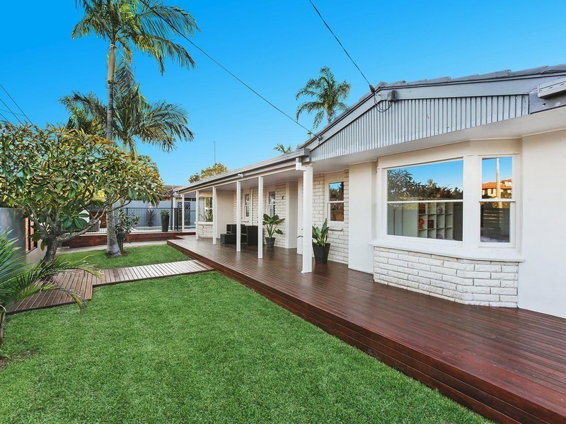 87 Parnki Parade, Palm Beach QLD 4221