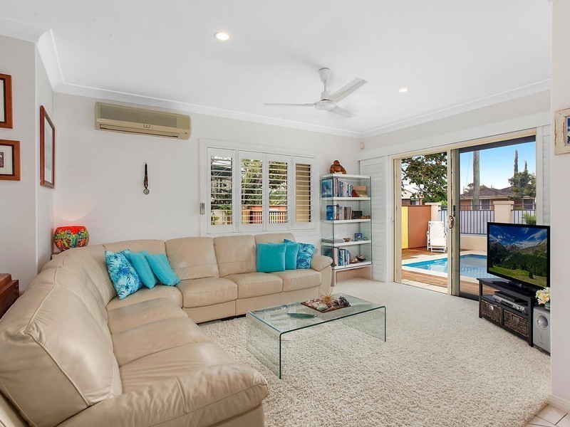 2/30 Hawaii Avenue, Palm Beach QLD 4221