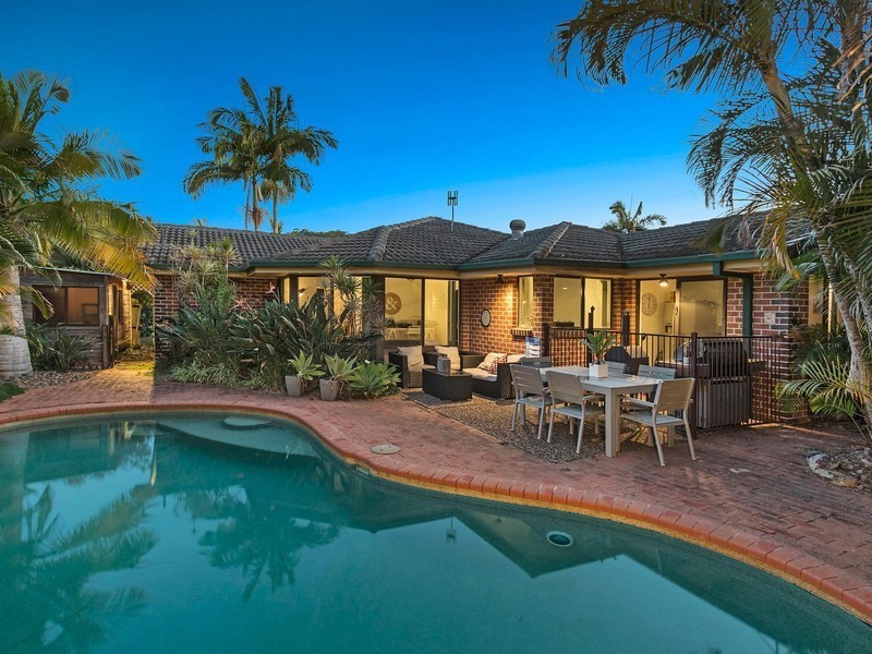 53 Chippendale Crescent, Currumbin Waters QLD 4223