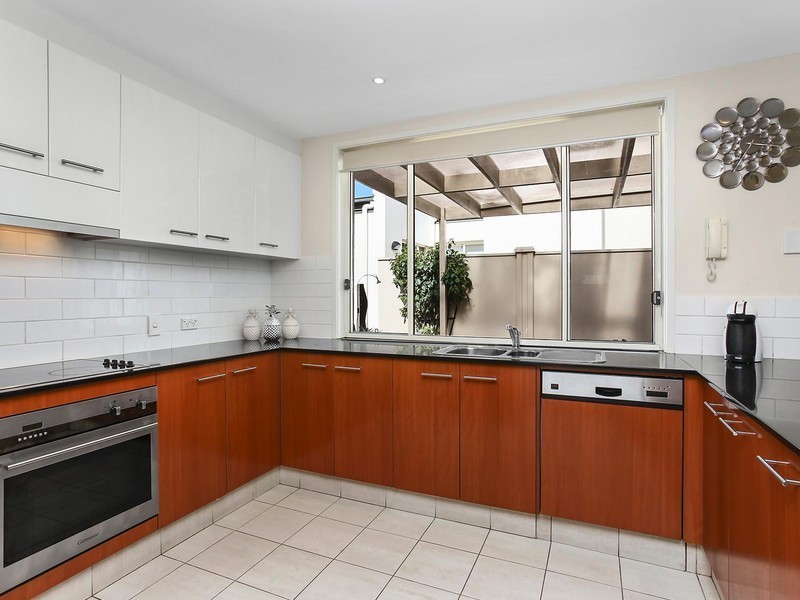 184 Easthill Drive, Robina QLD 4226