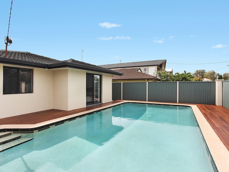 9 Bali Avenue, Palm Beach QLD 4221