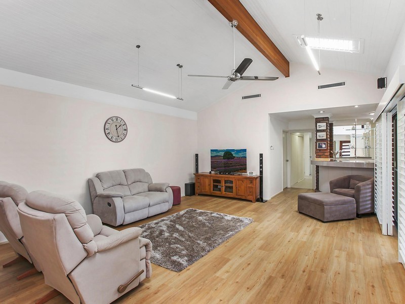 17 Pinon Close, Elanora QLD 4221