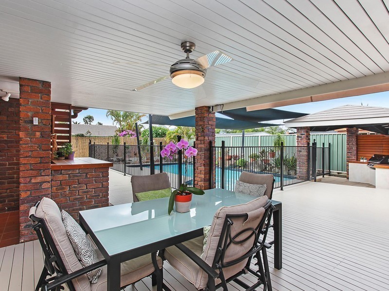 17 Pinon Close, Elanora QLD 4221