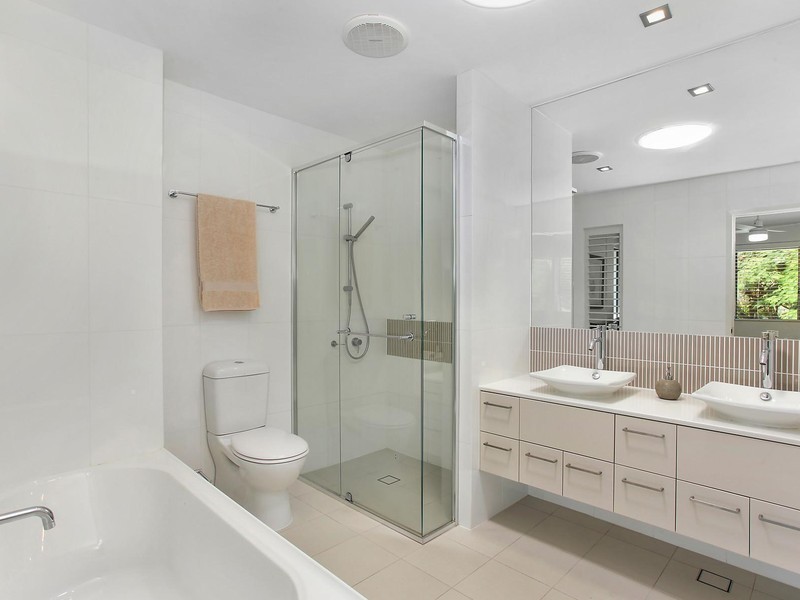 705 North Hill Drive, Robina QLD 4226