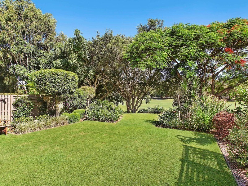 705 North Hill Drive, Robina QLD 4226