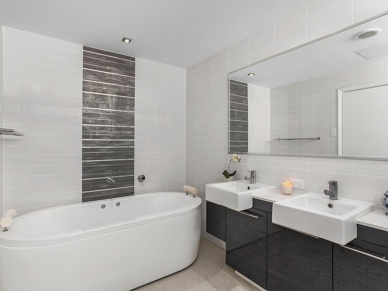 303/22 Ben Lexcen Place, Robina QLD 4226