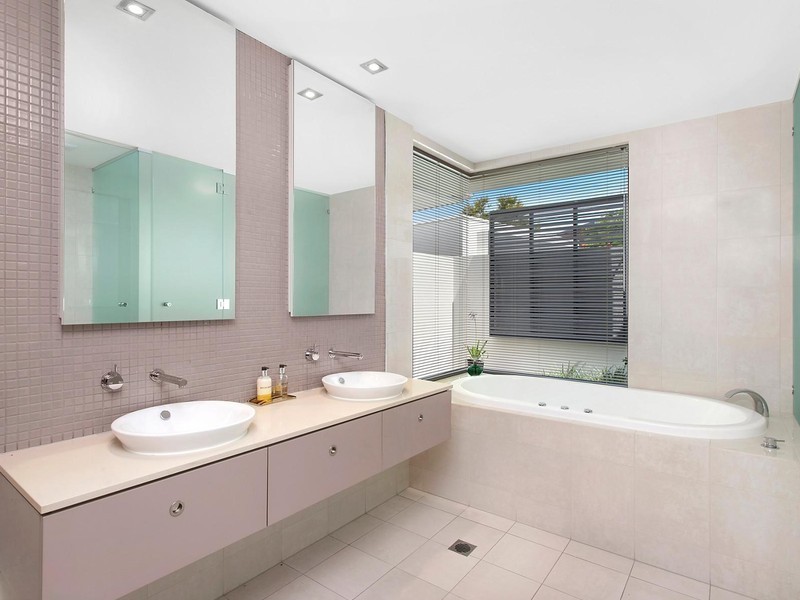 740 Peninsula Drive, Robina QLD 4226