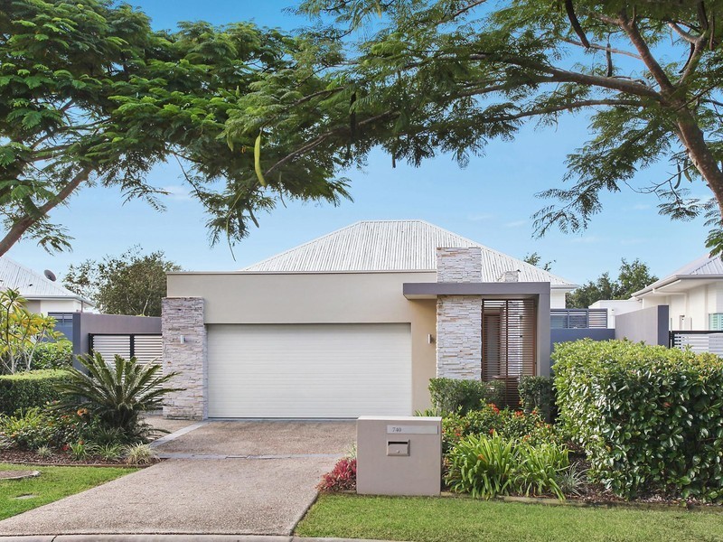 740 Peninsula Drive, Robina QLD 4226