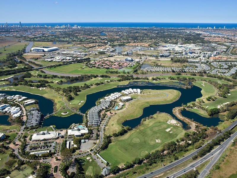 2/600 Glades Drive, Robina QLD 4226