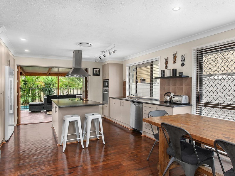 176 K P McGrath Drive, Elanora QLD 4221