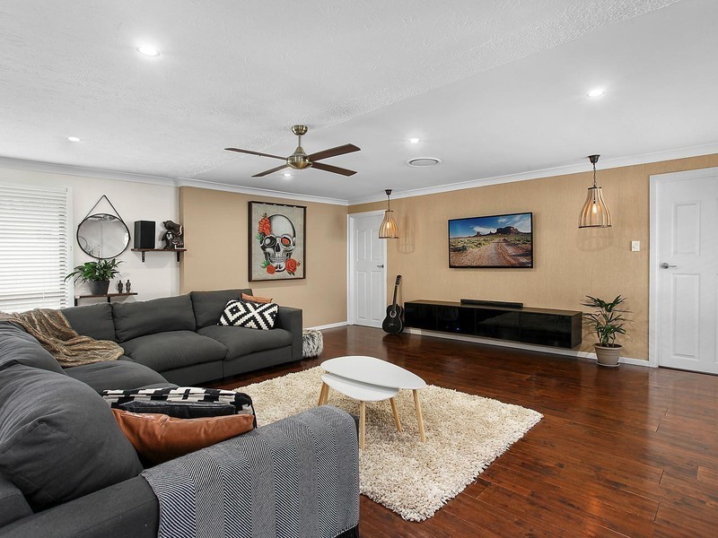 176 K P McGrath Drive, Elanora QLD 4221