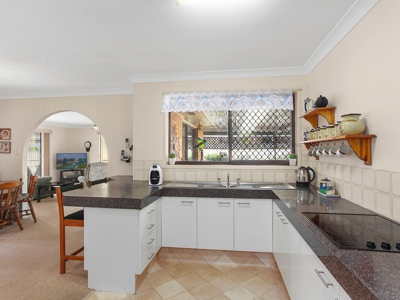 18 Pinon Close, Elanora QLD 4221