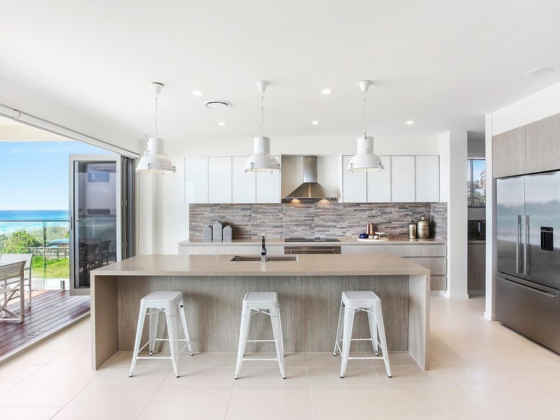 141 Jefferson Lane, Palm Beach QLD 4221