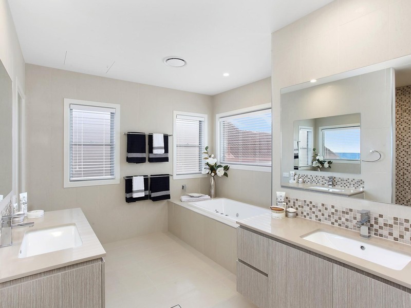 141 Jefferson Lane, Palm Beach QLD 4221