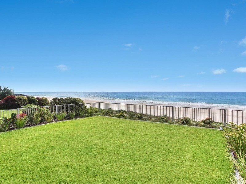 141 Jefferson Lane, Palm Beach QLD 4221