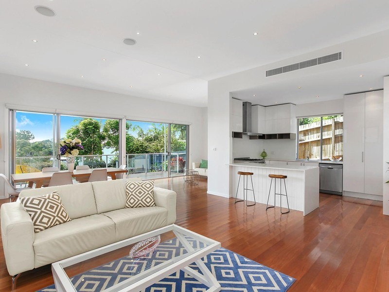 153 K P McGrath Drive, Elanora QLD 4221