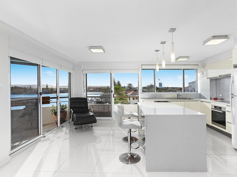 16/1 Peninsular Drive, Surfers Paradise QLD 4217