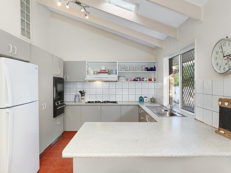 36 Bronzewing Close, Elanora QLD 4221