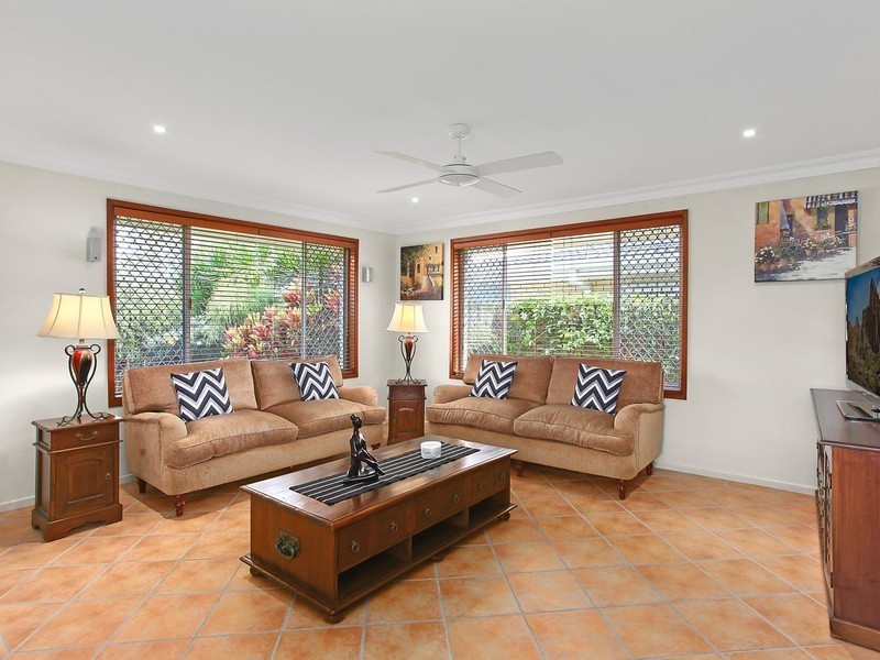 18 Cypress Terrace, Palm Beach QLD 4221