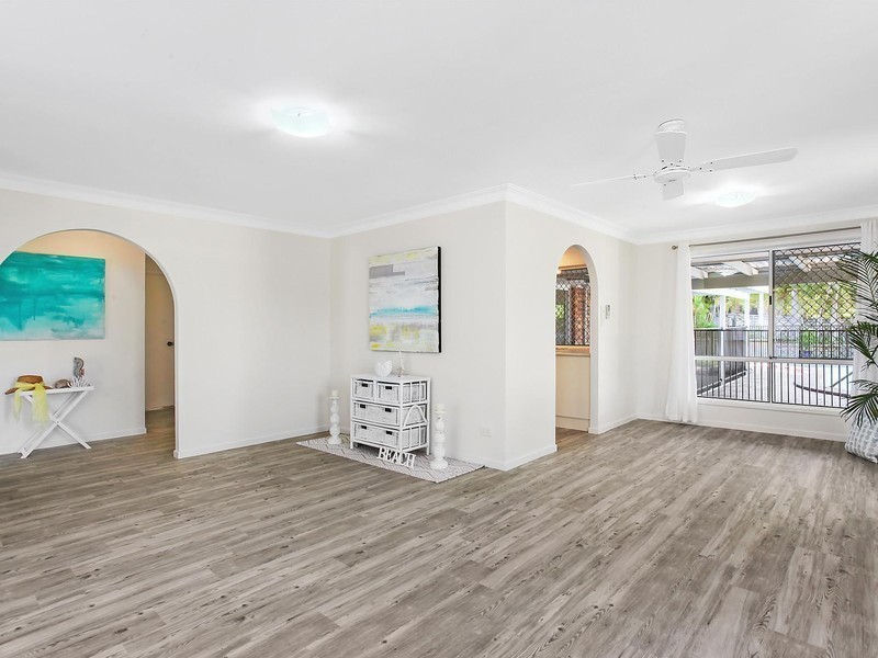 5 Esperance Close, Elanora QLD 4221