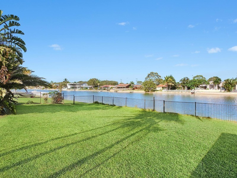 54 Parnki Parade, Palm Beach QLD 4221