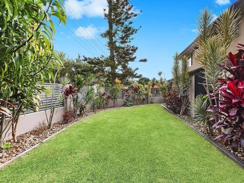 48 First Avenue, Palm Beach QLD 4221