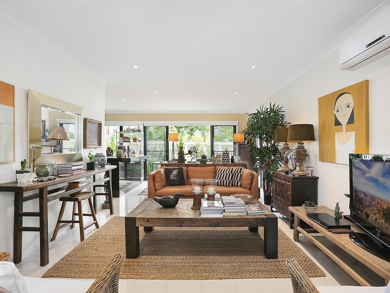 11 Peninsula Drive, Robina QLD 4226