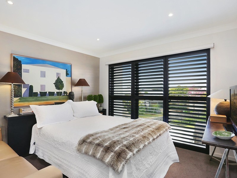 11 Peninsula Drive, Robina QLD 4226