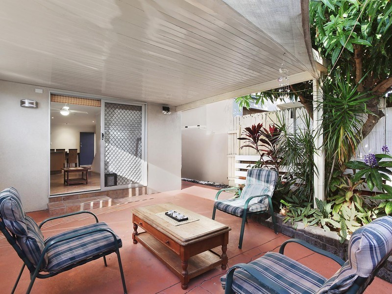 1/61 Sunshine Parade, Miami QLD 4220