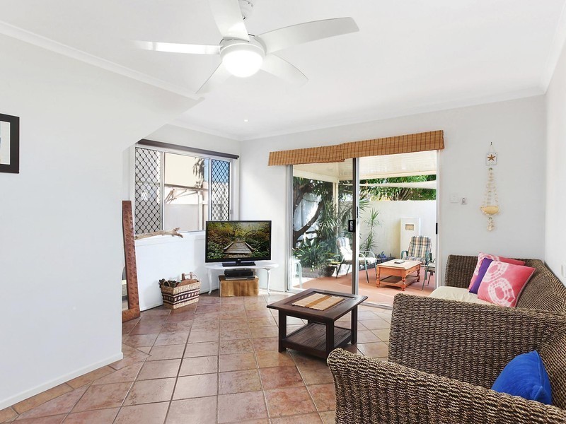 1/61 Sunshine Parade, Miami QLD 4220